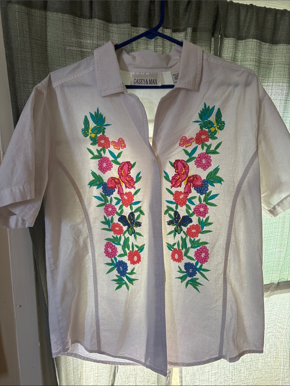 Casey & Max White Short-Sleeve Blouse with Multicolor Floral printing.